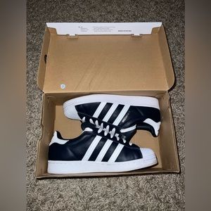 LIKE NEW!!  adidas Superstar in Navy & White - Men’s Sz 7.5/Women’s 8.5